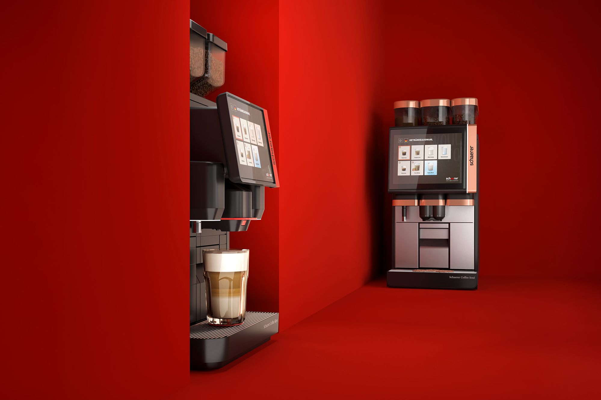 Seitliche Ansicht einer in einer Nische installierten Schaerer Coffee Skye mit Latte Macchiato, im Hintergrund eine Schaerer Coffee Soul, elegante Inszenierung in rotem Ambiente.